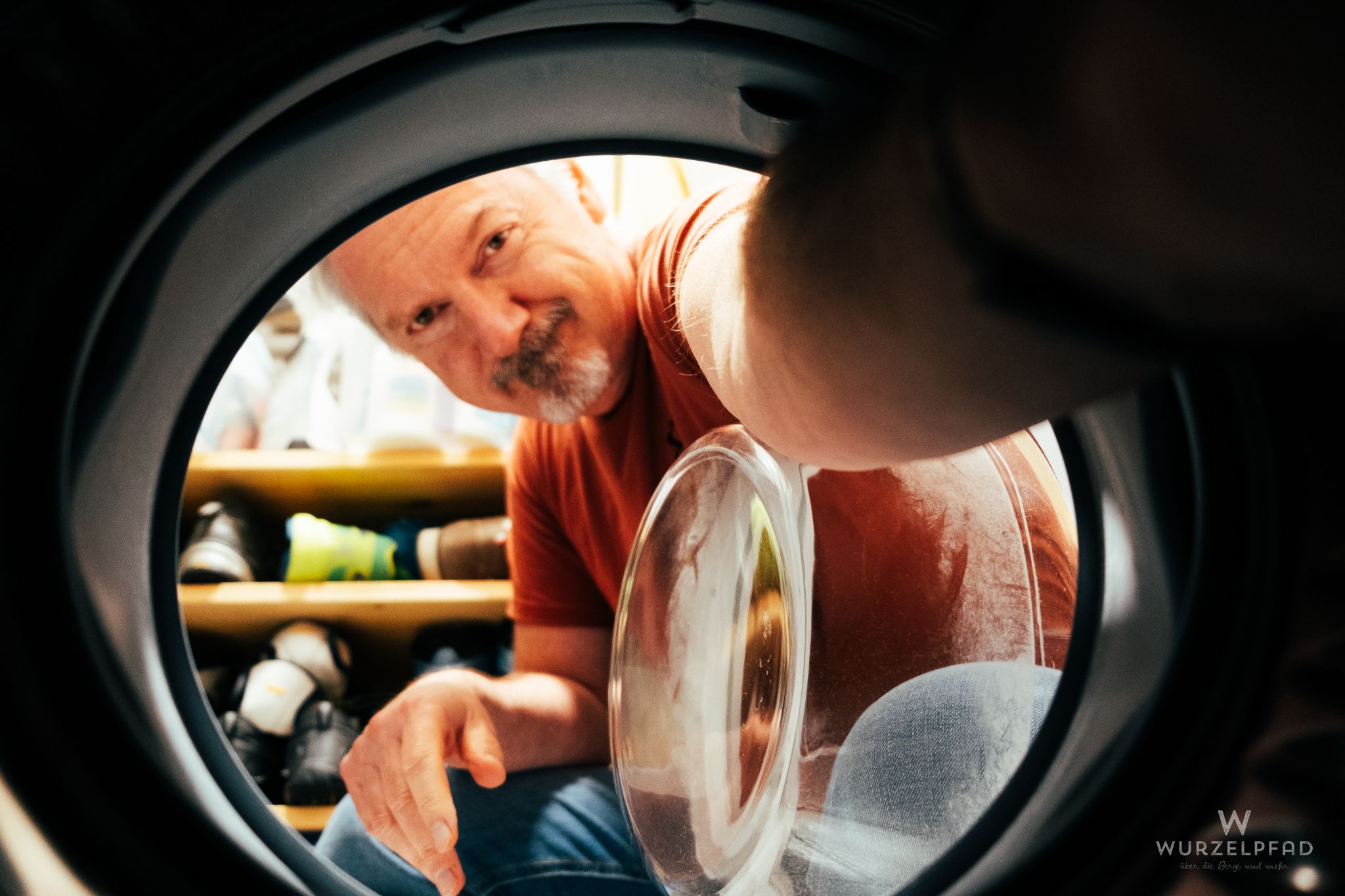 Der Fotograf bei der Hausarbeit
