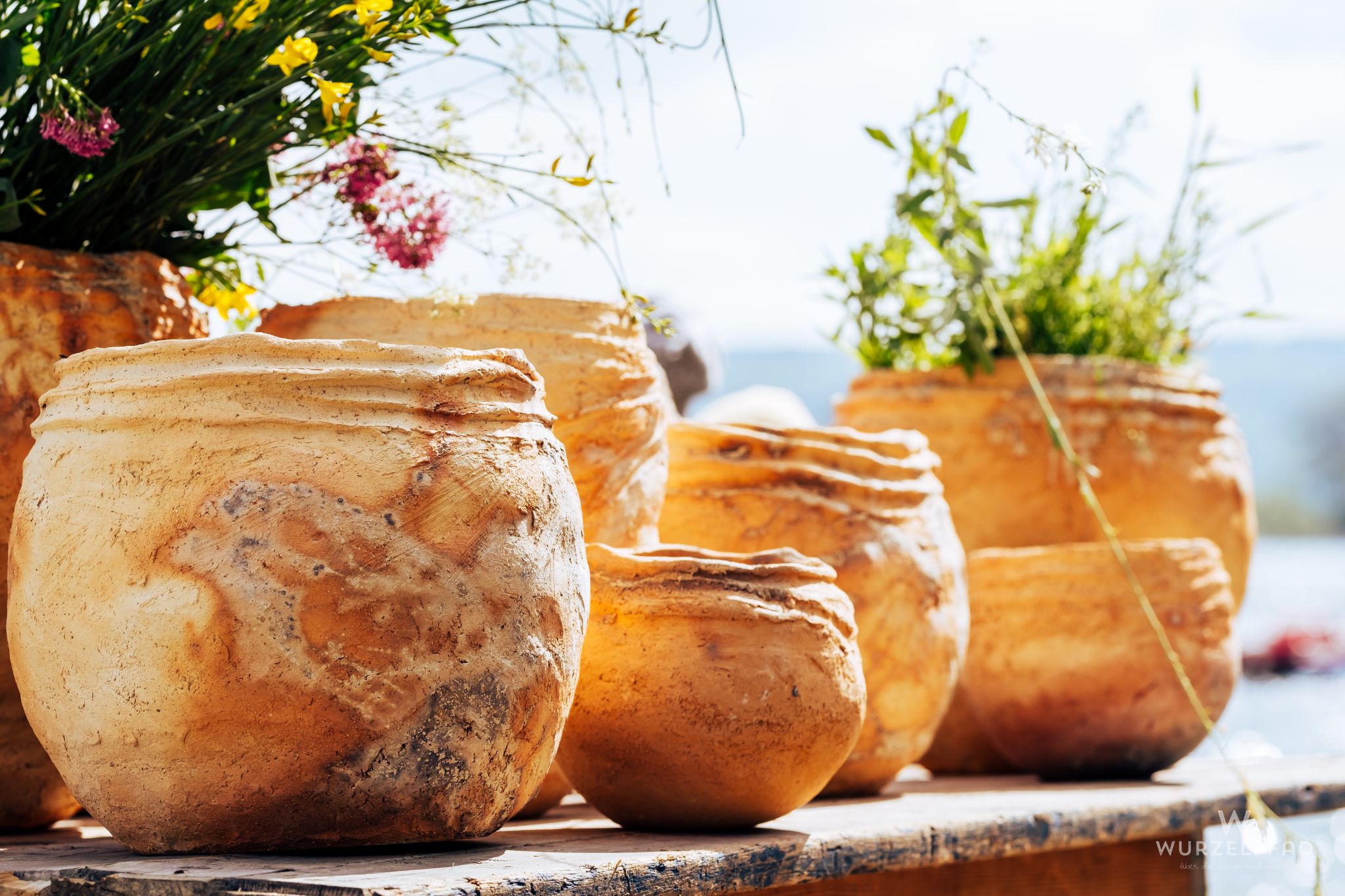 Blumentröge am Diessener Töpfermarkt
