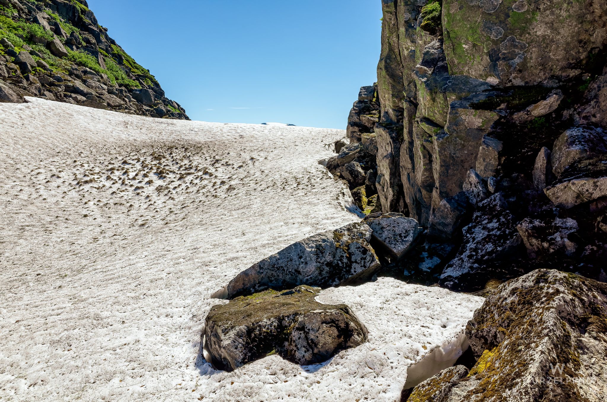 Schneefeld am Skredfjellet