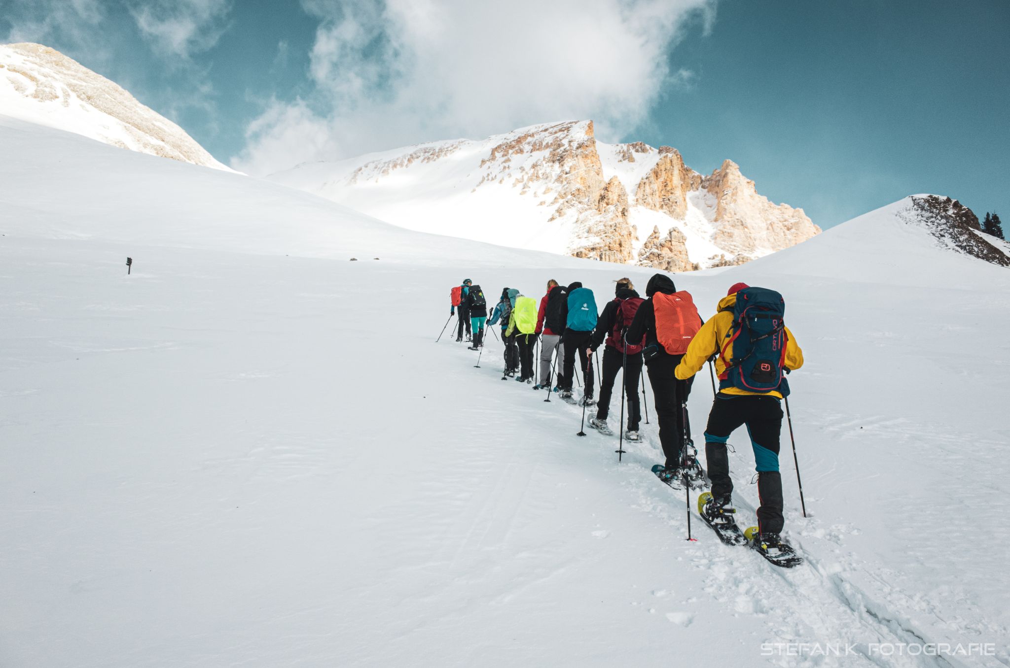 Schneeschuhwanderer auf dem Weg zur Antoniusspitze