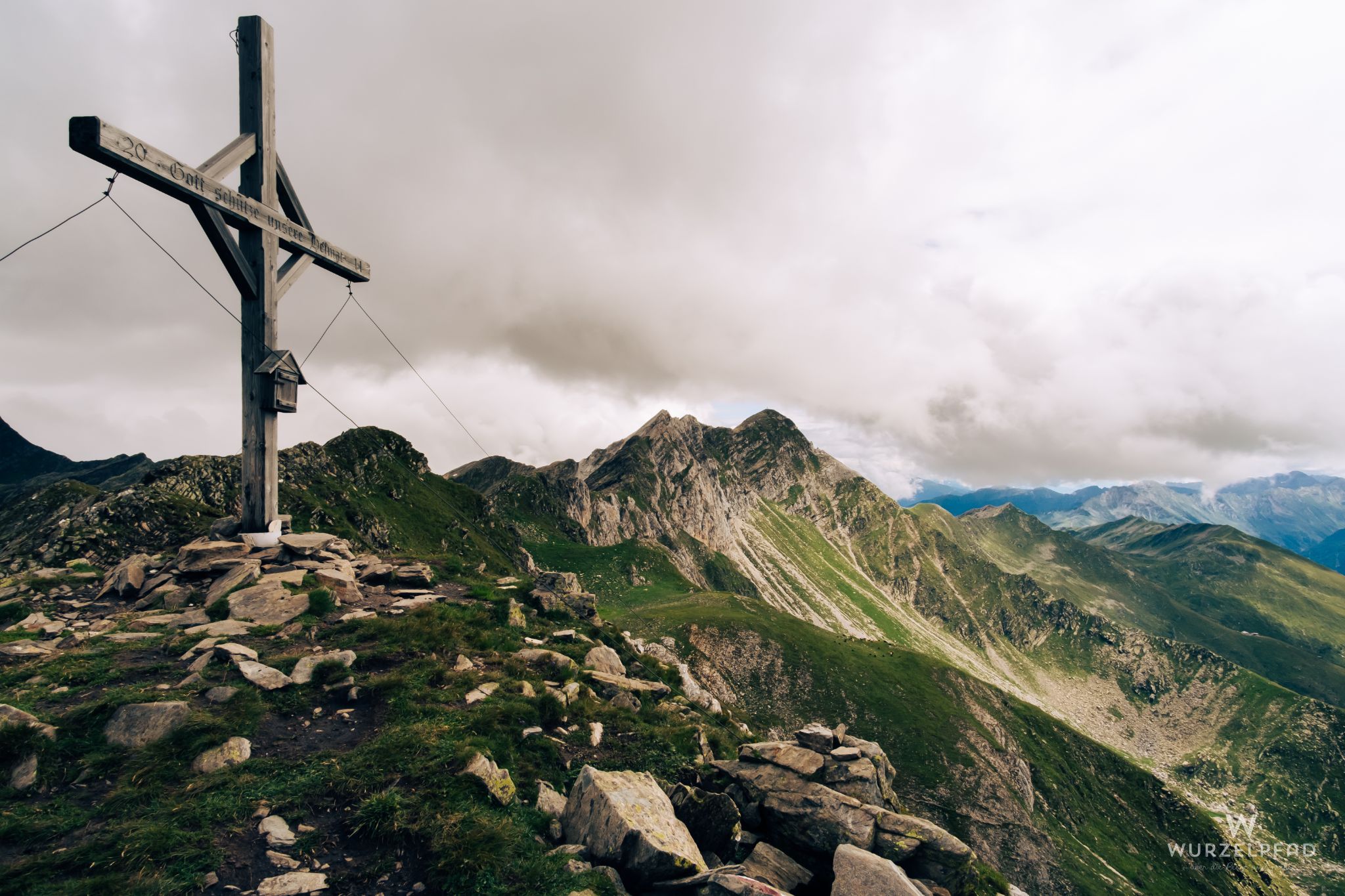 Hochwart - Gipfel mit Blick zur Kreuzspitze