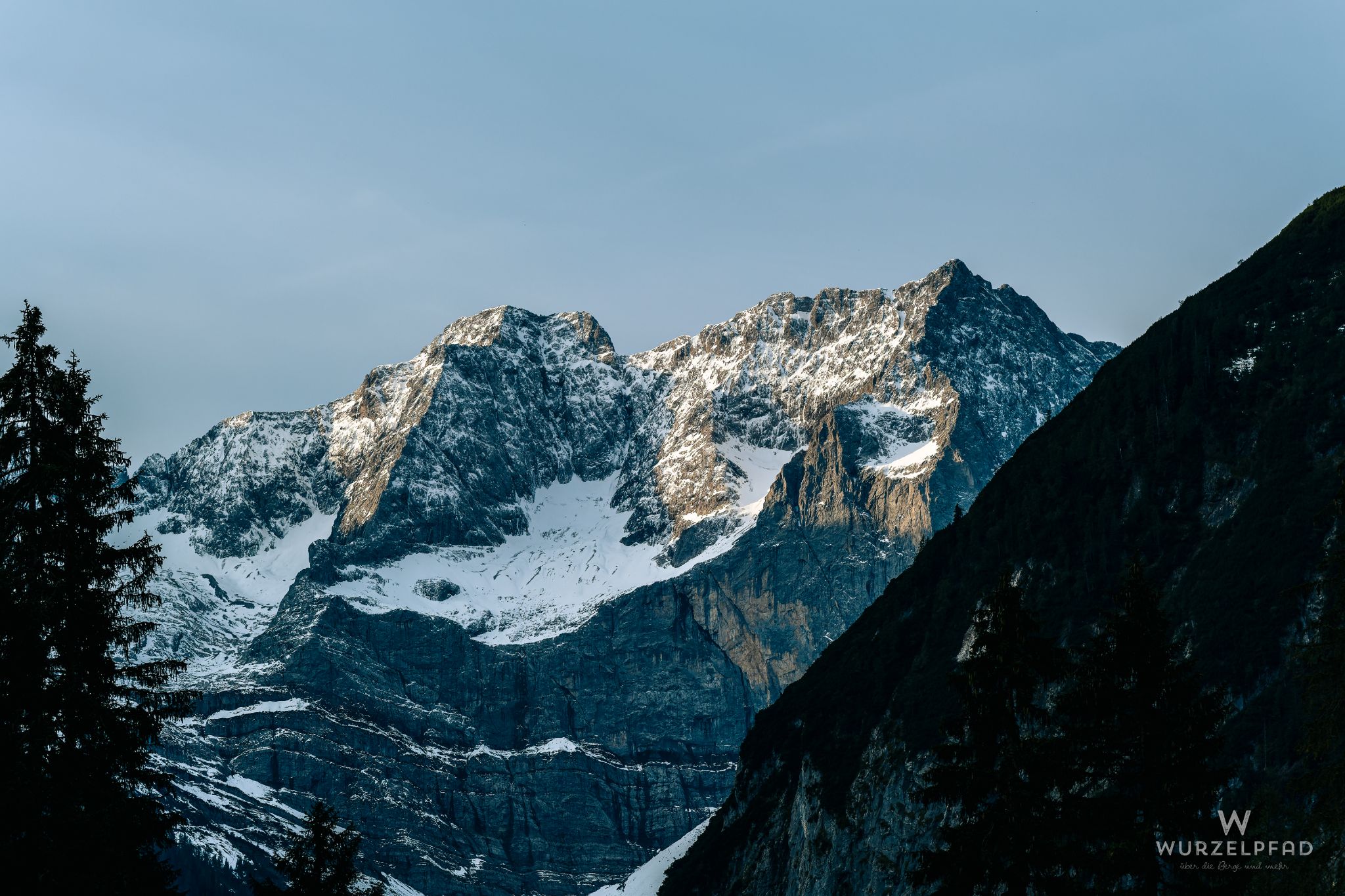 Blick auf die Eiskarlspitze und  die Spritzkarspitze