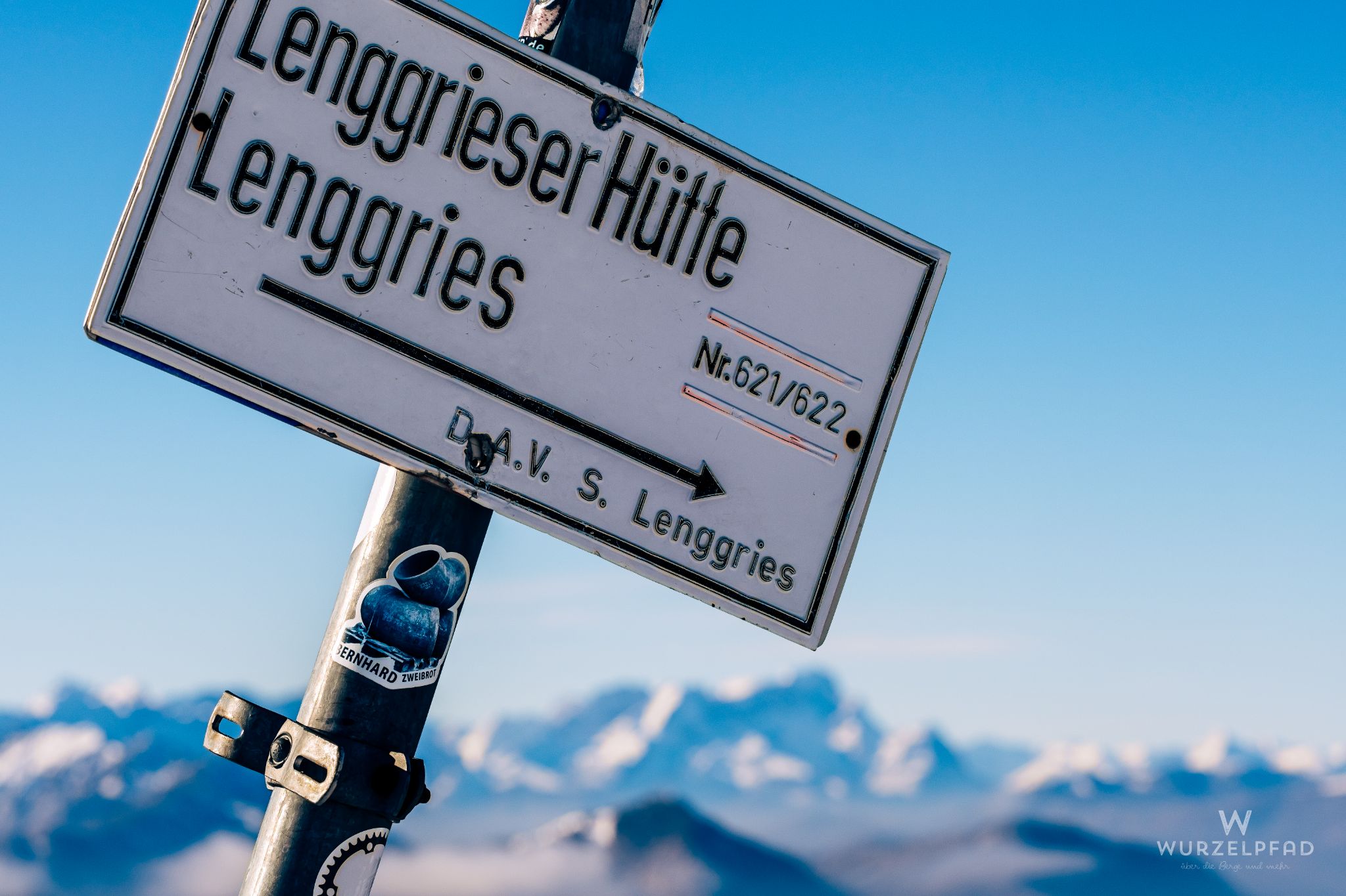 Wegweiser vor Wetterstein