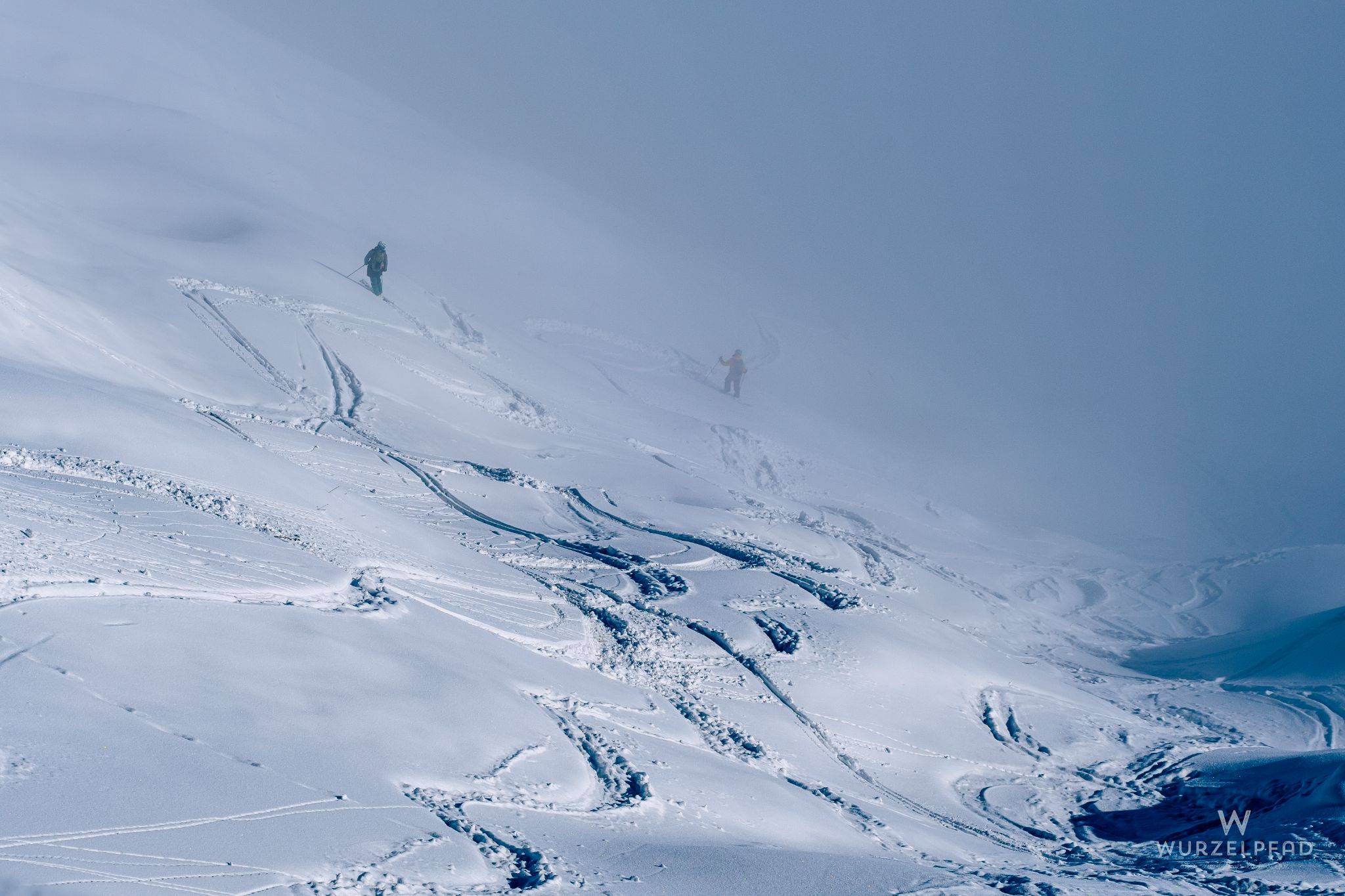 Skitouristen oberhalb der Rauhalm